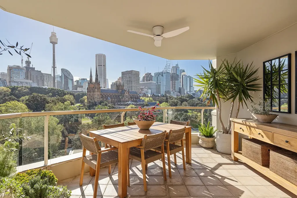 Woolloomooloo 1બેડરૂમ Fully renovated home with iconic Sydney views in ‘Crown Gardens’