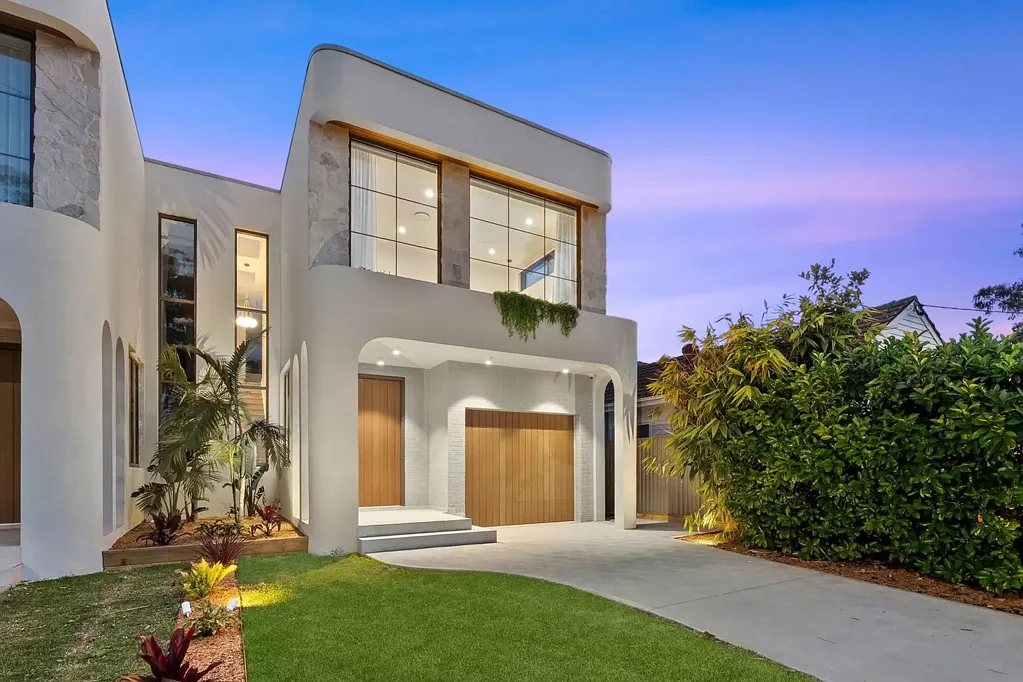 Gymea 5 Slaapkamer Mediterranean Luxury, Refined for Family Living