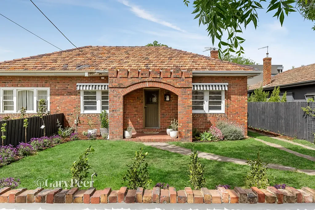 Caulfield South 2कमरा Spacious, stylish & packed with potential