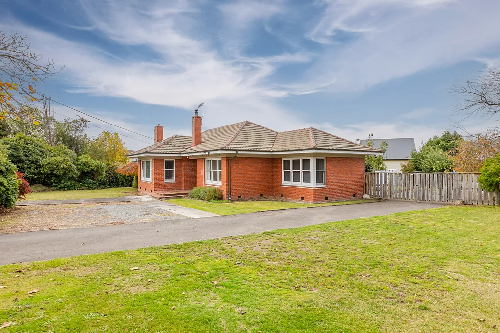 Waipukurau and Surrounds 3ਬੈੱਡਰੂਮ Iconic vintage with untapped potential!