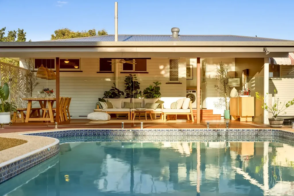 Bracken Ridge 3कमरा Renovated Family Living with Pool, Deck & Side Access!