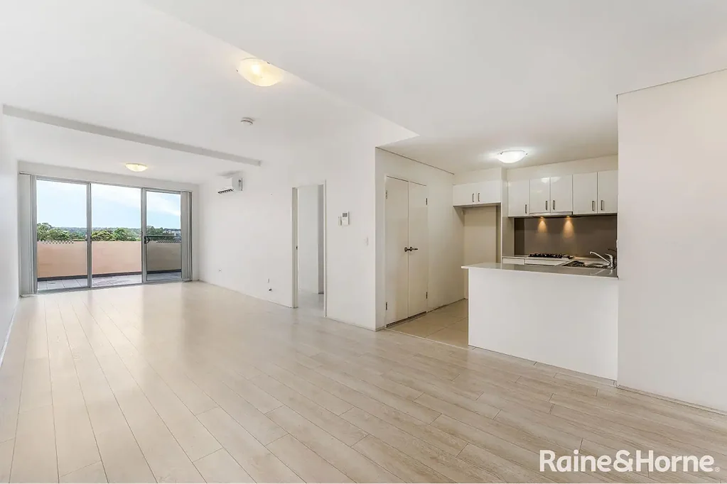 Stylish 3-Bedroom Apartment with Breathtaking Views in the Heart of Parramatta