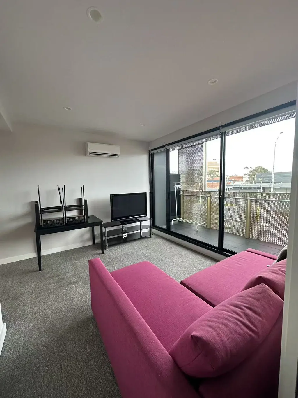 Stunning one bedroom apartment with amenities