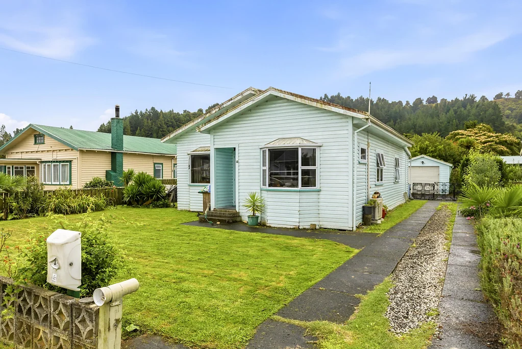 Taumarunui 2房  Location, Location, Location