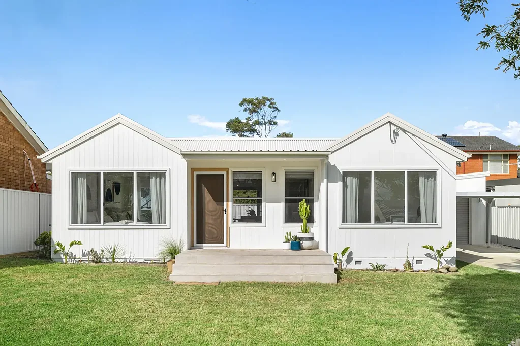 8 Thurlgona Road, Engadine, NSW 2233