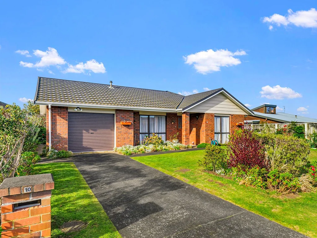 Springvale 3ห้องนอน Offers by 1pm Thursday 18th June - no prior sale