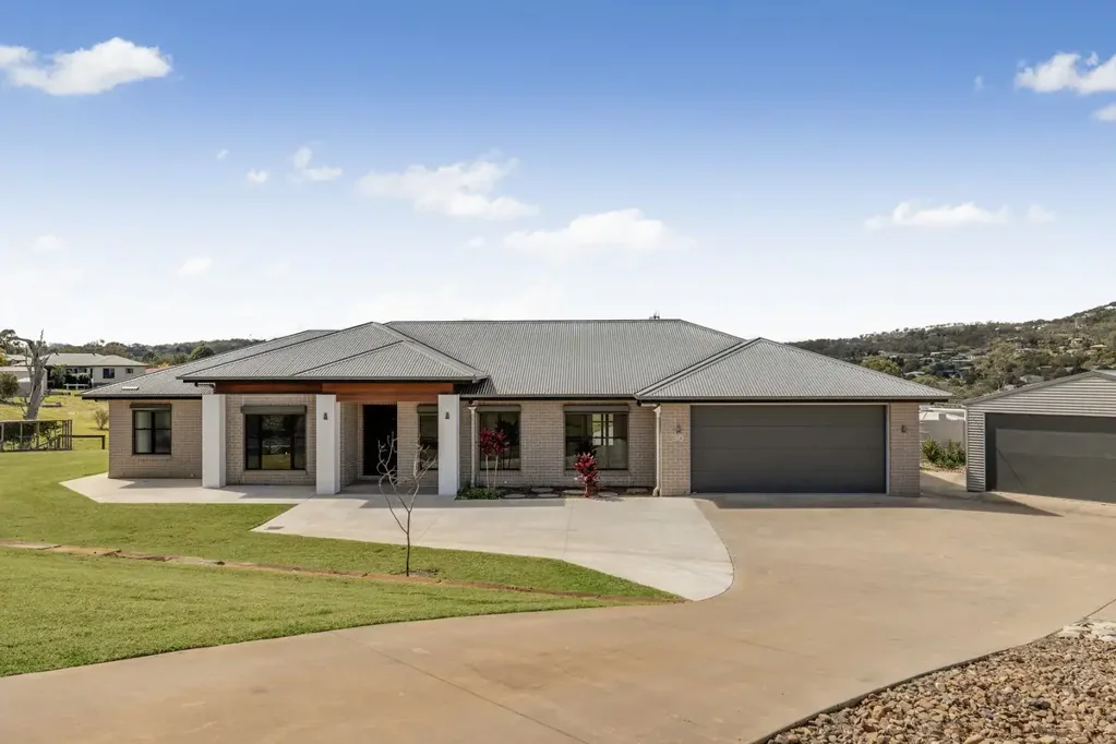 Hodgson Vale 4 Slaapkamer Peaceful Acreage Living with Space to Call Your Own
