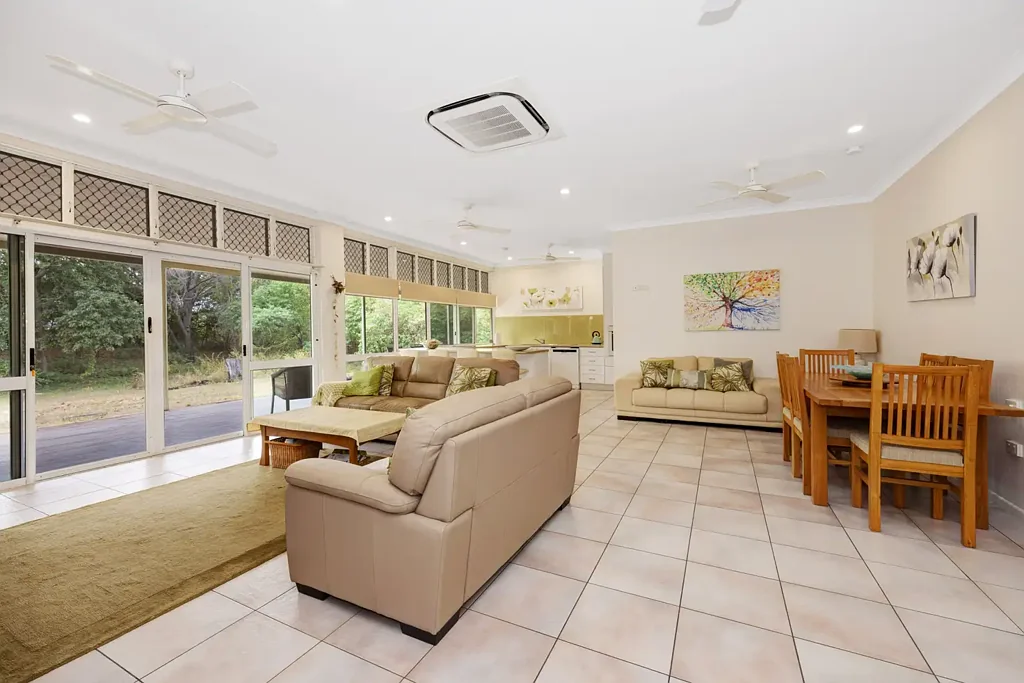 Bushland Beach 4ห้องนอน ABSOLUTE BEACHFRONT FAMILY LIVING