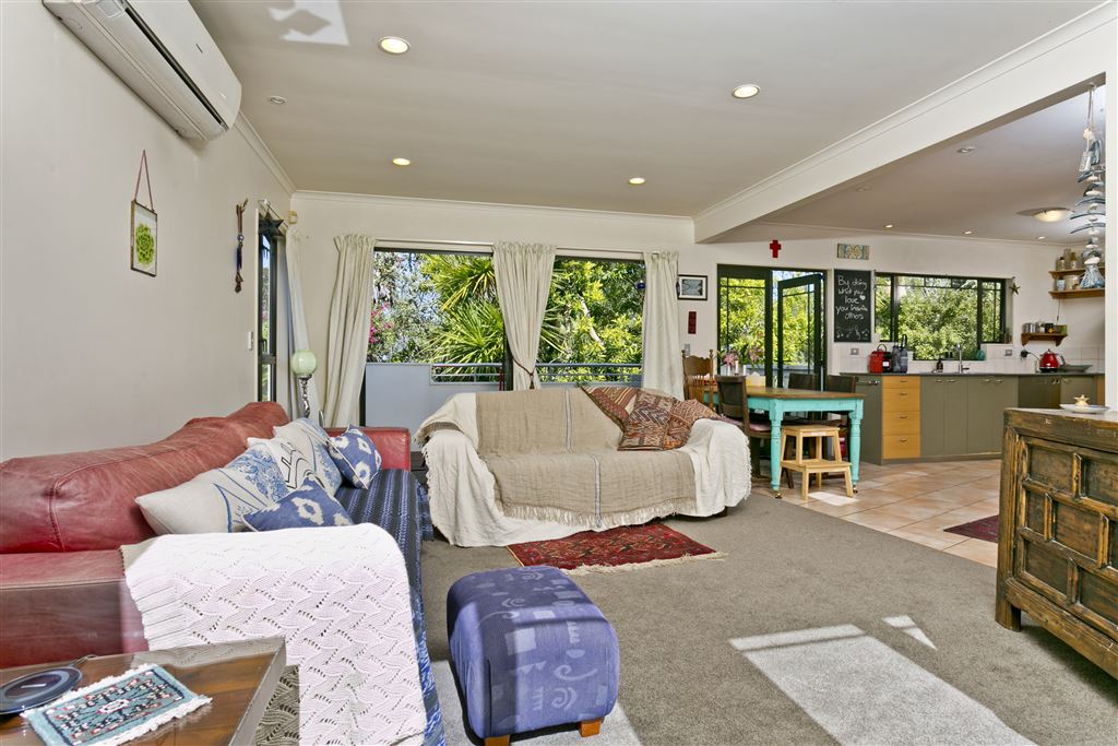 2/710 East Coast Road, Pinehill, Auckland - North Shore, 3房, 0浴