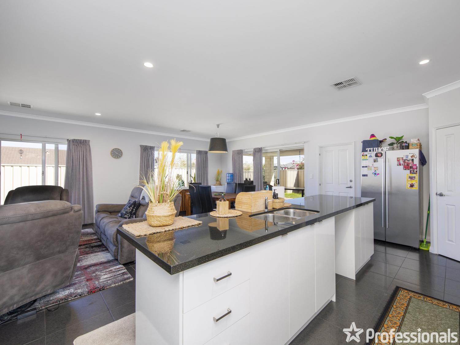 184 SUFFOLK ST, CAVERSHAM WA 6055, 0 Schlafzimmer, 0 Badezimmer, House