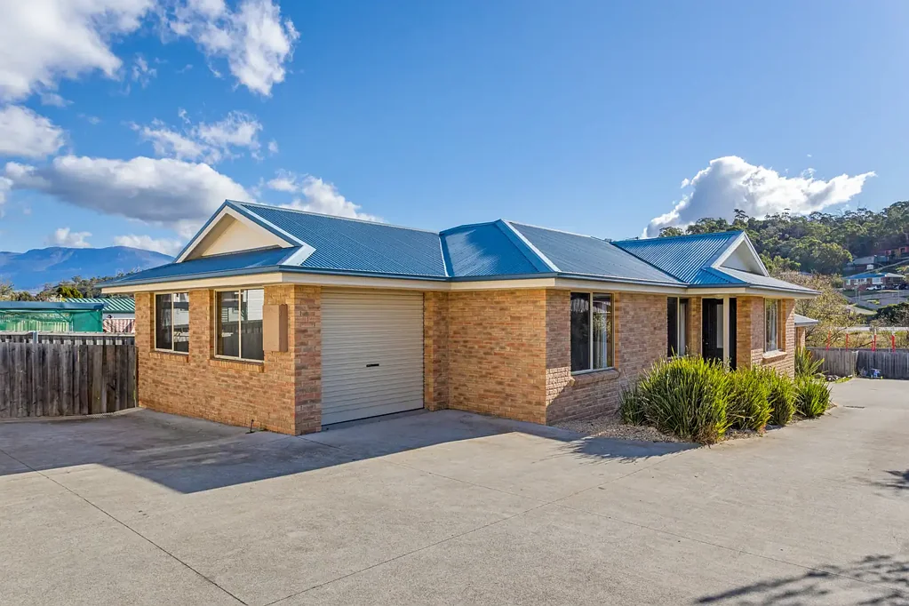 2/36 Schouten Street, Warrane, TAS 7018