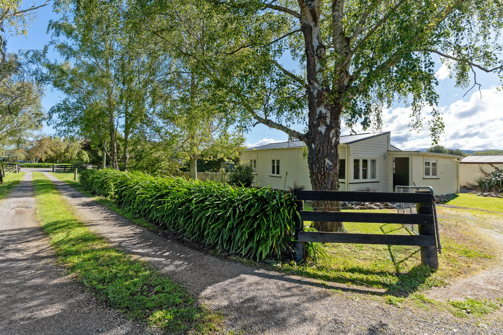 Dalefield Rare Dual Dwelling in Dalefield