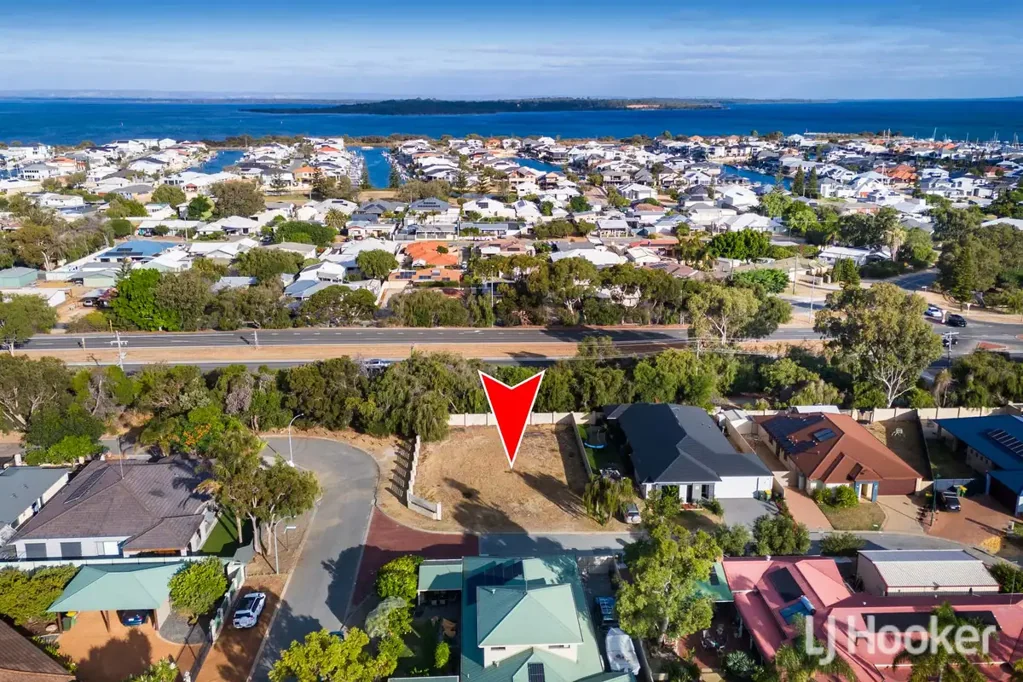 Wannanup  620m2 Fenced Off & Level Corner Block in Coastal Wannanup