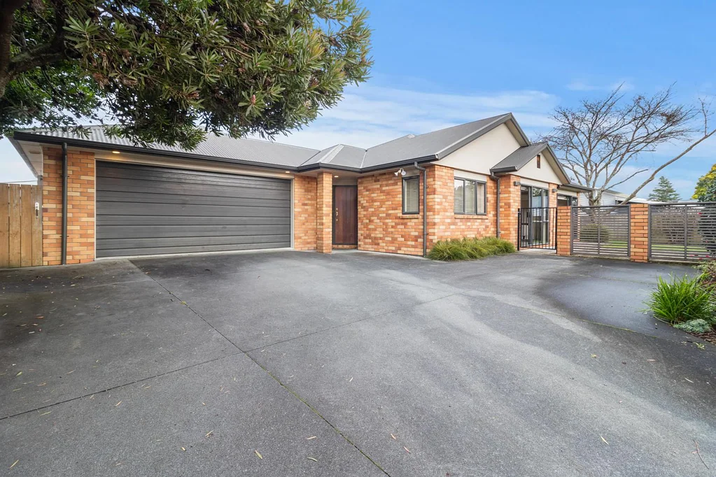 Cambridge 3બેડરૂમ Modern, Sunny with Spacious Living