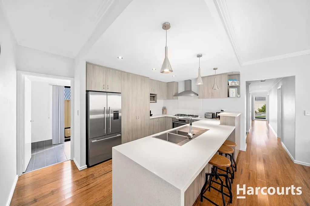 8 Dresden Street, Hocking, WA 6065