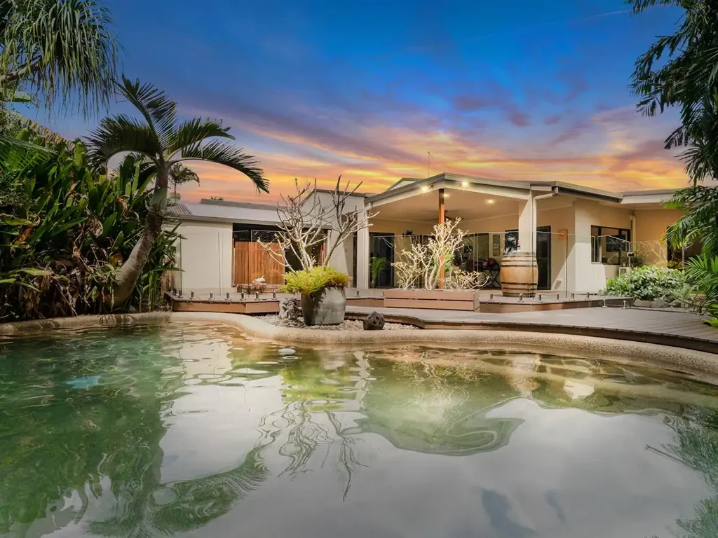 Kewarra Beach 3Zimmer Tropical Living on 807m² with Exceptional Parking & Shed