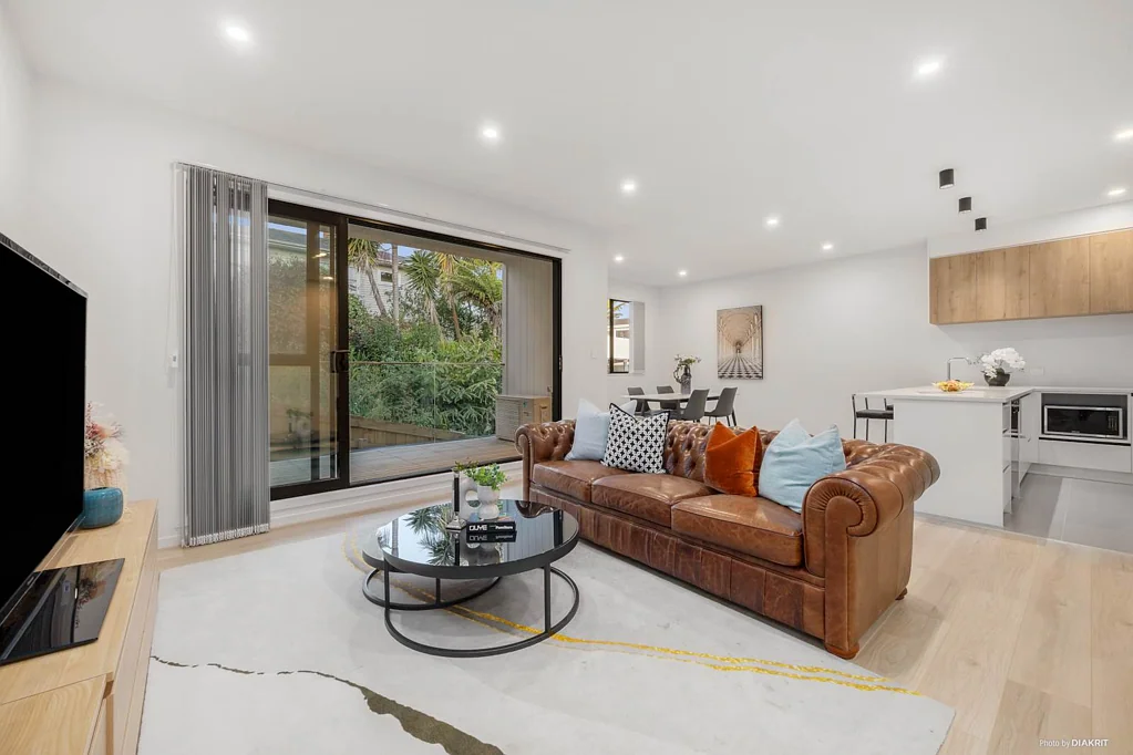 296A East Coast Road, Mairangi Bay, North Shore City, Auckland