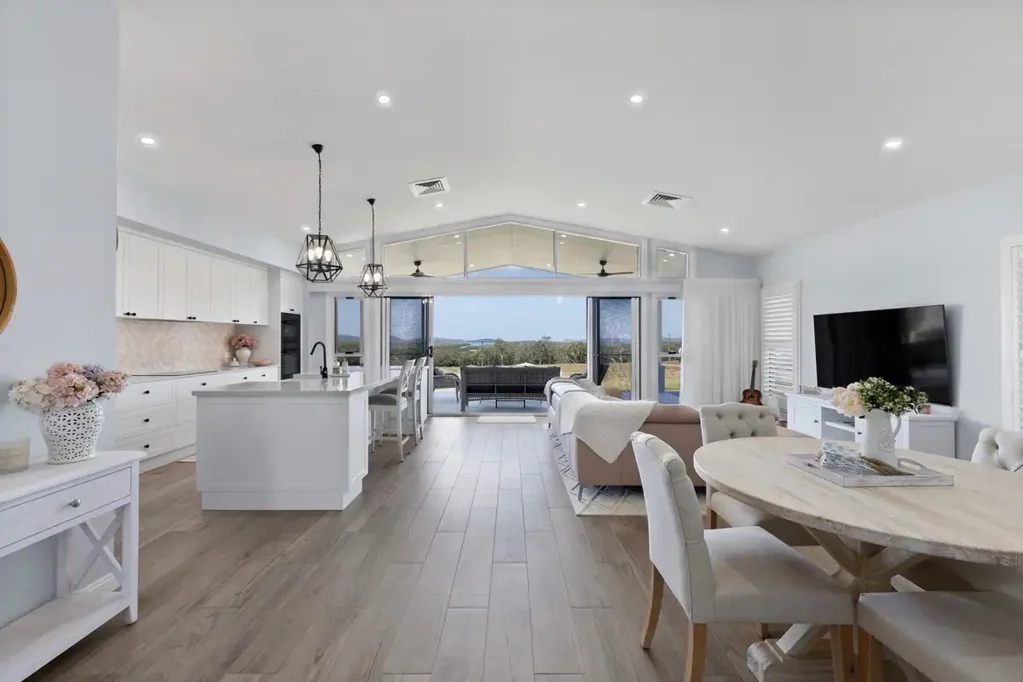 174 Moonlight Drive, Sarina, QLD 4737