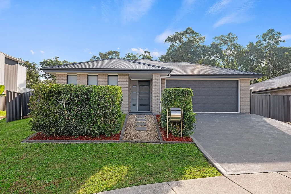 1 Turnberry Close, Fletcher, NSW 2287