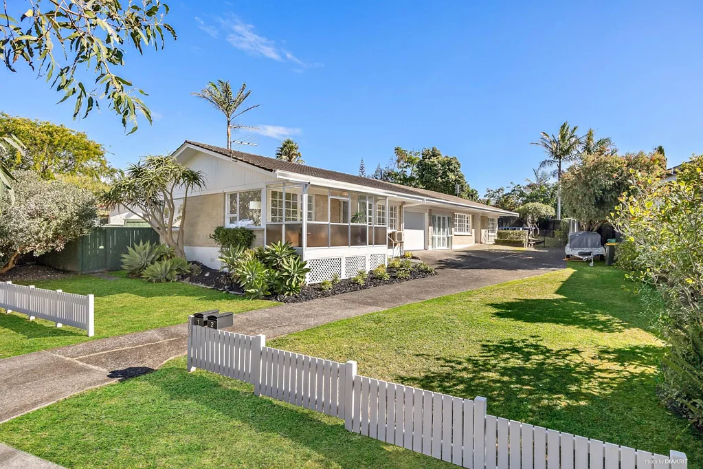 1/202 Fisher Parade, Farm Cove, Manukau City, Auckland