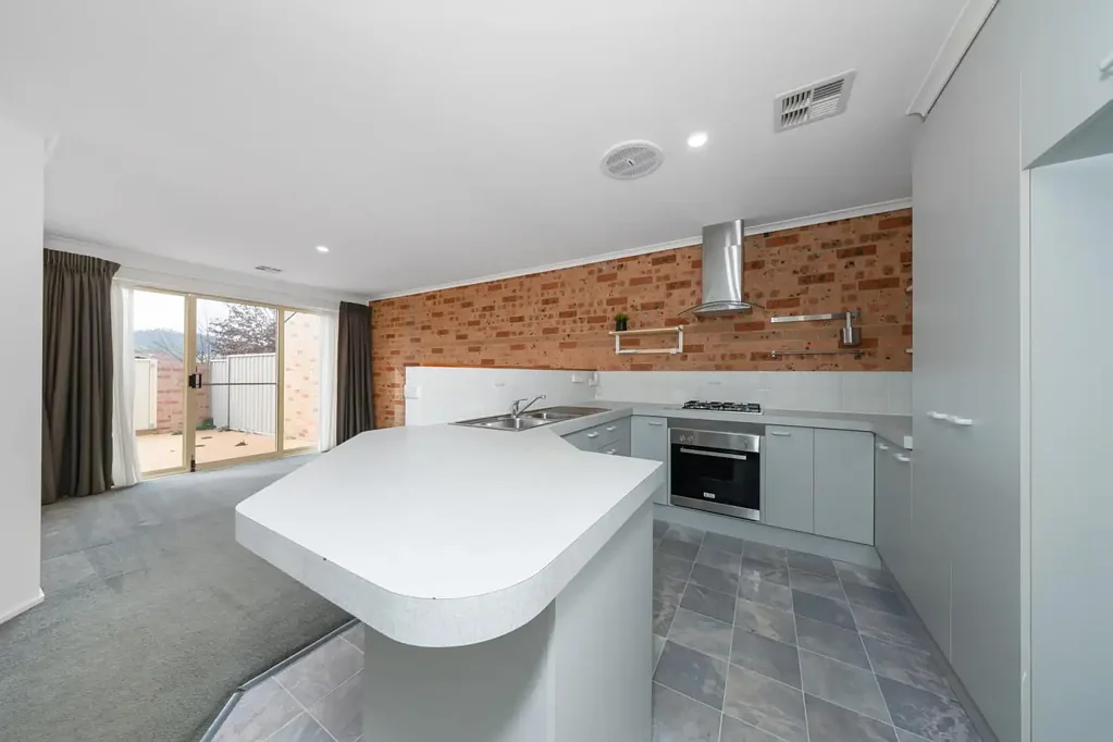 Spacious Three-Bedroom Home In A Quiet Banks Location