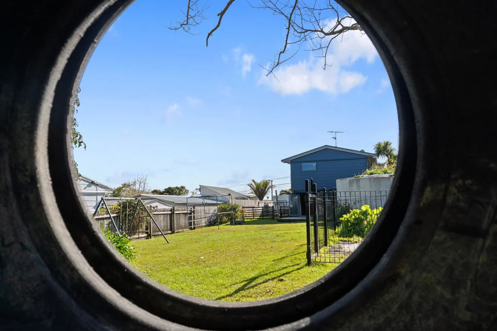 Family + Furry Friends Wanted in Army Bay!