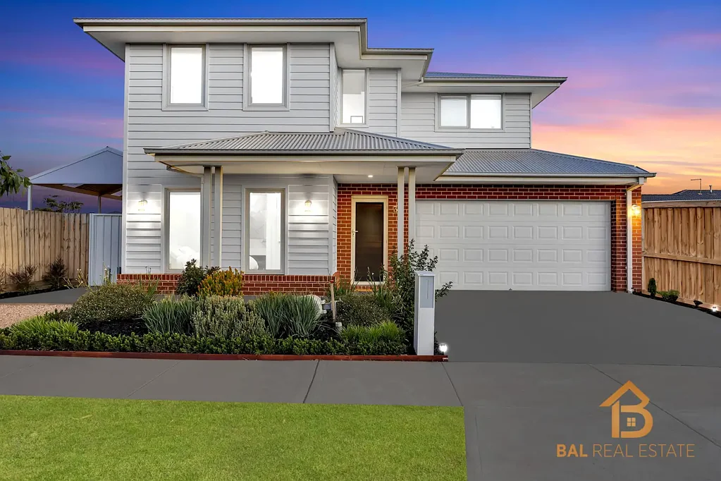 Bonnie Brook 6 Slaapkamer Grand Near-New Family Entertainer at 34 Faulks St, Bonniebrook - 5 Beds, 3 Baths, Theatre, Huge Pergola on 525sqm