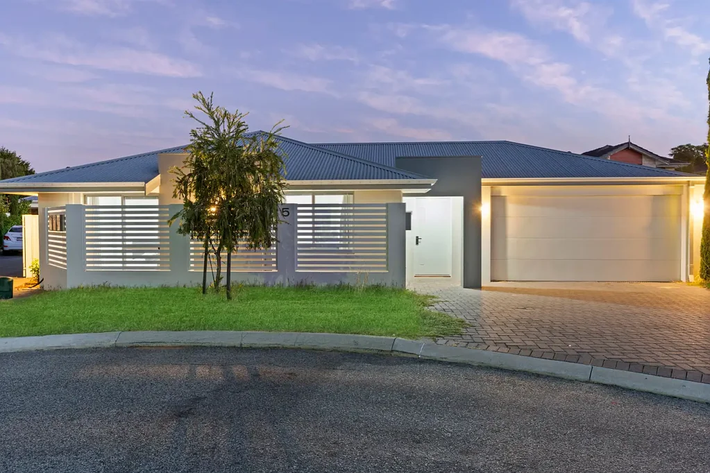 Balga 3Moenga QUIET CONVENIENCE!