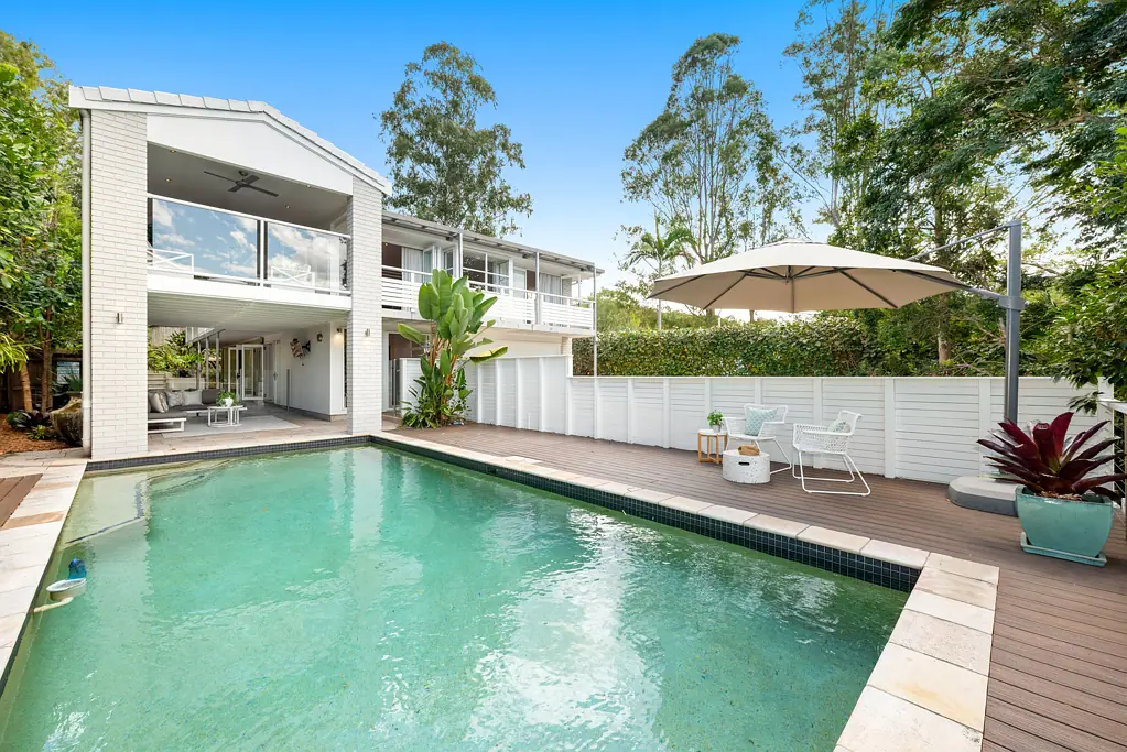25 Carwoola Street, Bardon, QLD 4065