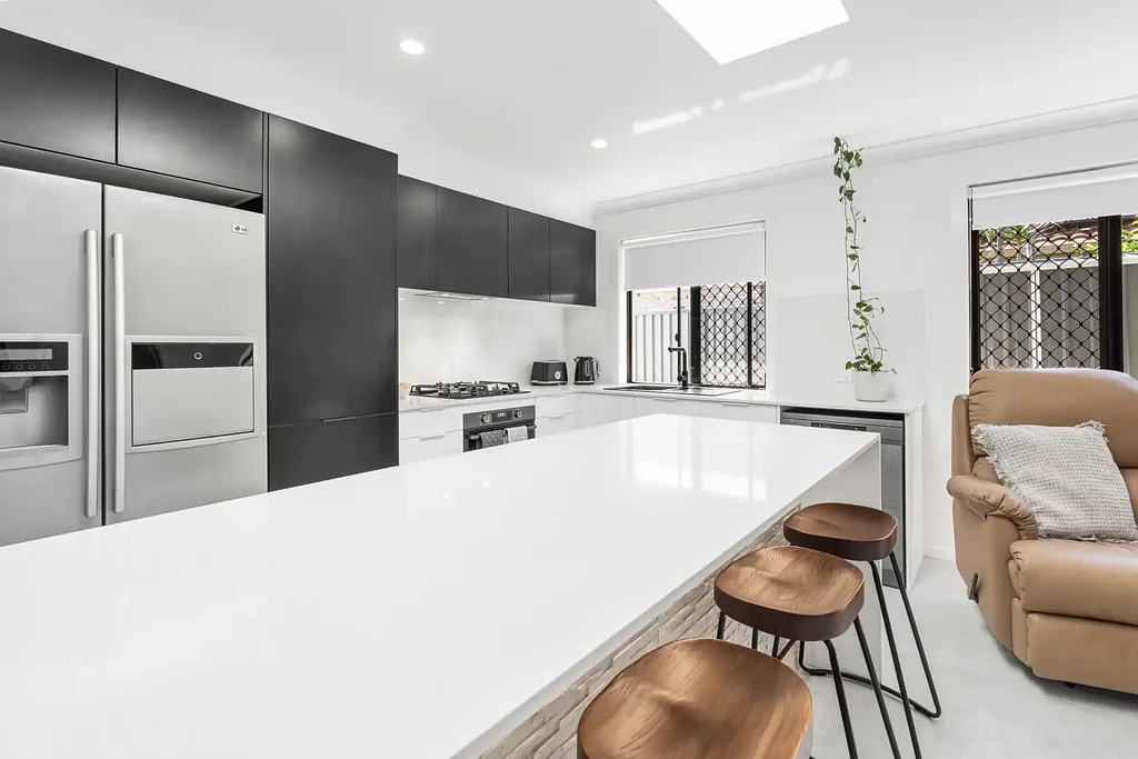 Currumbin Waters 3બેડરૂમ Fresh, Modern & Move-In Ready in Currumbin Waters