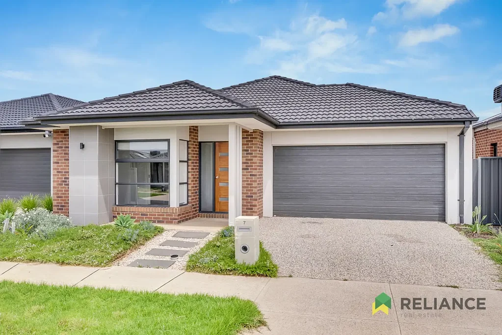 Beautiful Family Home in the Popular New Haven Estate – Tarneit