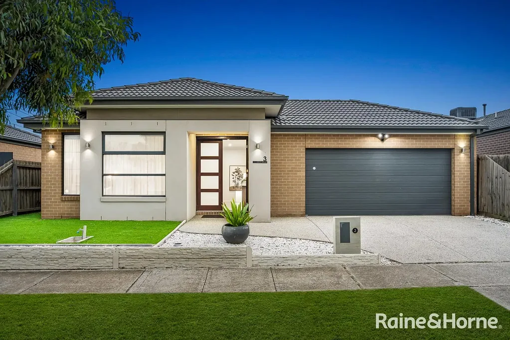 Fraser Rise 4ห้องนอน Modern 4-Bedroom 2 living areas 25 SQ Home in Fraser Rise