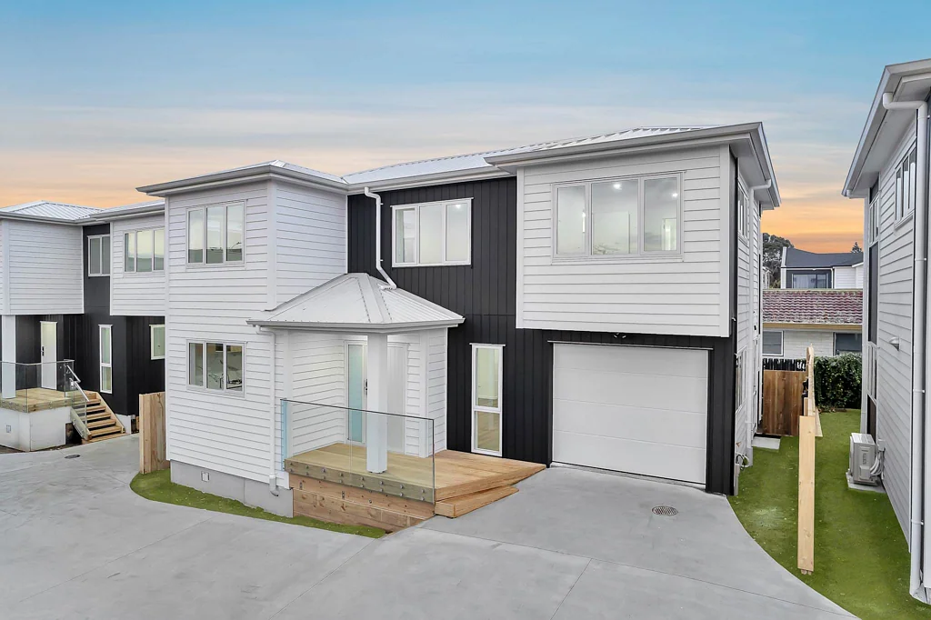 Mangere 4 Bedroom 4 Bedrooms, 2 Master Suites & Exceptional Fami...
