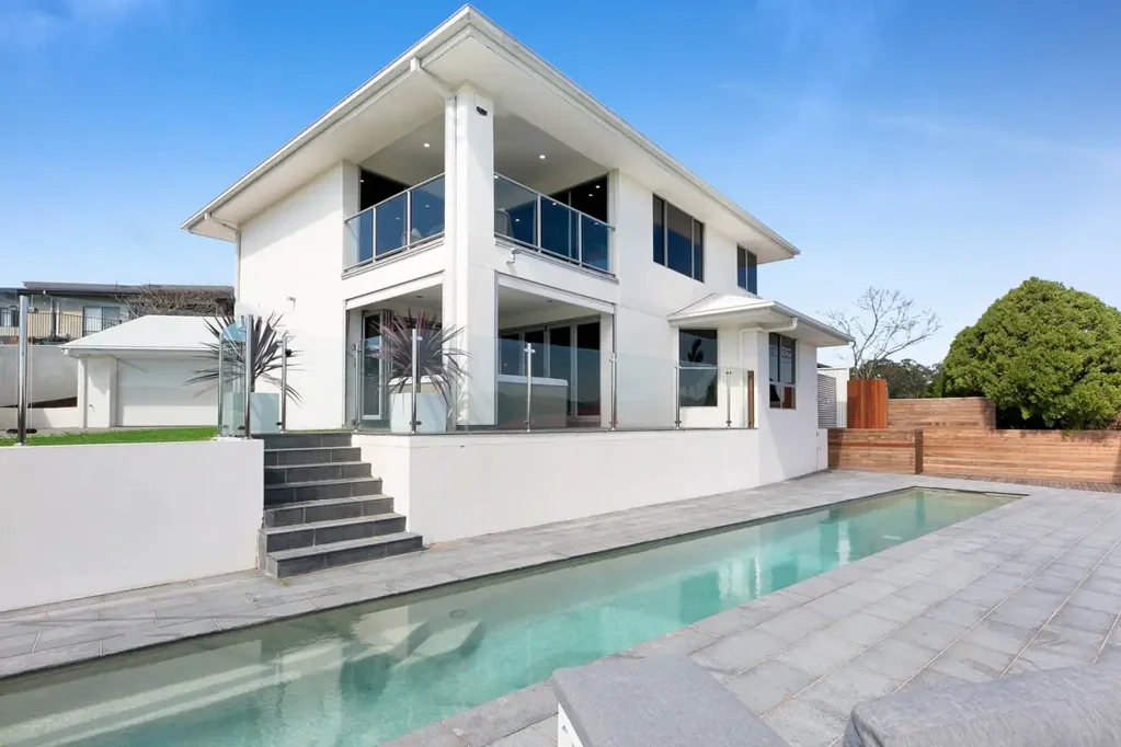Burleigh Heads 3房  High Above Burleigh – Views, Space & Style