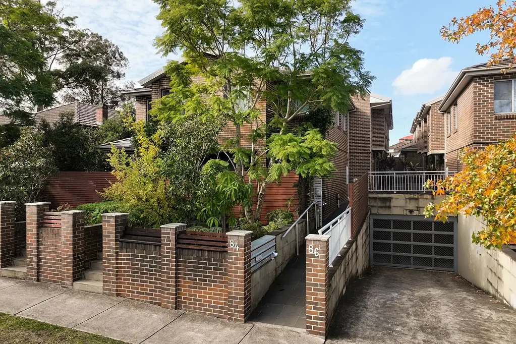 Croydon Park 3غرفة نوم North-Facing Family Living in a Boutique Low-Density Complex