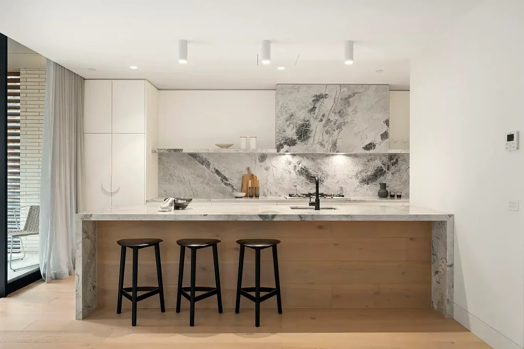 Elwood 2 Bedroom Light-filled Delight in Premier Elwood Locale