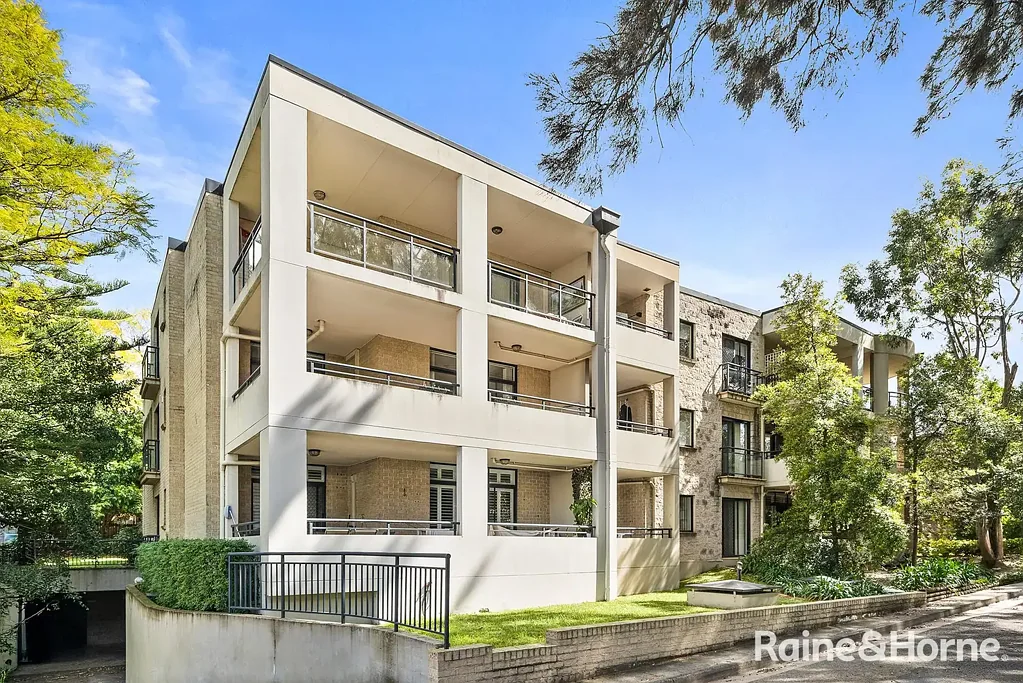 Carlton 2房 顶级绿树成荫街道上的精心布置居所 Well-Appointed Retreat in a Premier Leafy Street