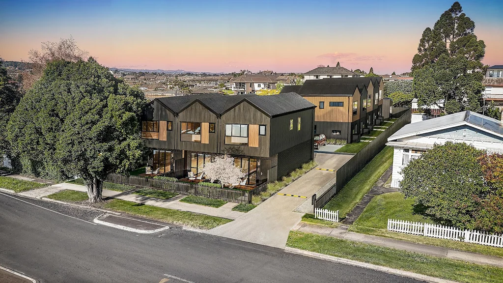 Pukekohe 3Habitaciones Developers Dream RC, BC and EPA for 9 townhouses