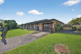 1 Skilling Place, Farm Cove, Manukau City