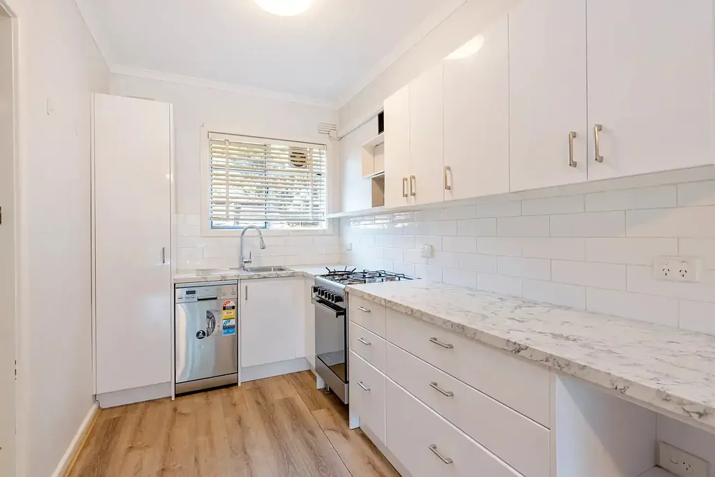 “Great location, Great apartment!” | FLARE REAL ESTATE