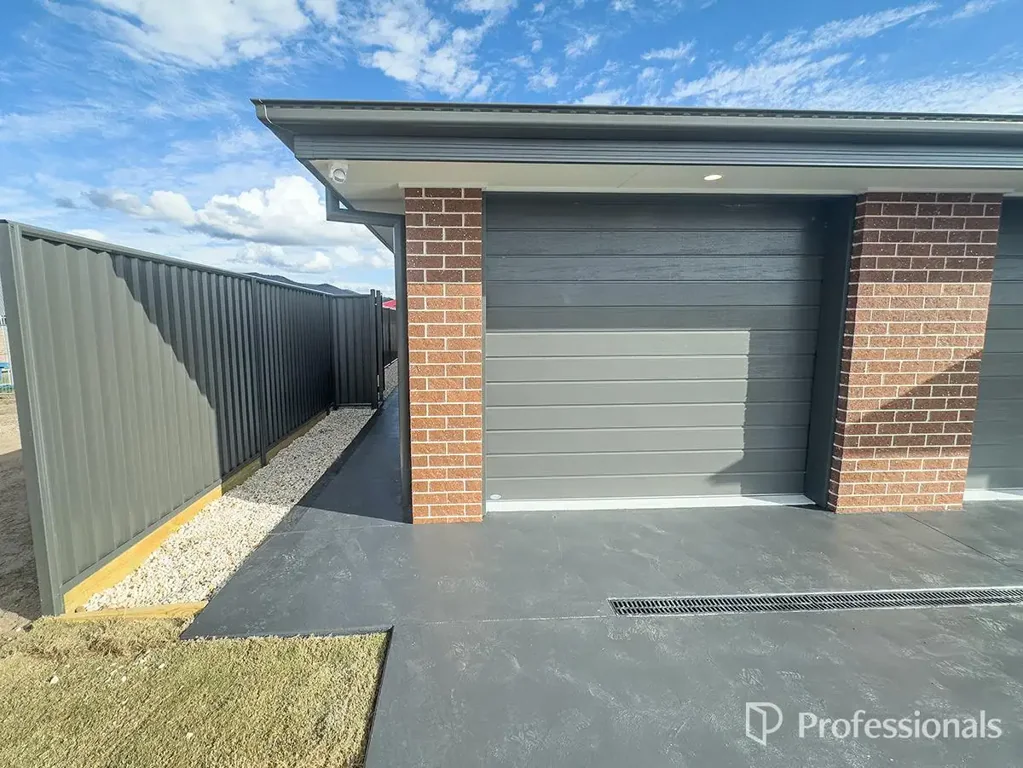 2/42 Wattle Street, Kootingal