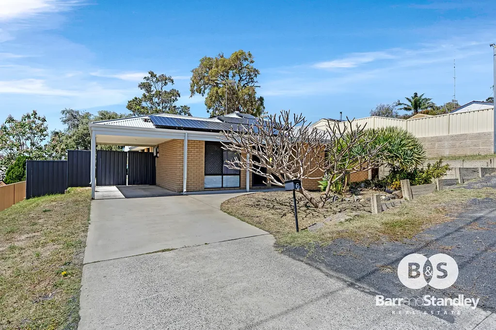 Australind 3ਬੈੱਡਰੂਮ Spacious Living with a Large Gabled Patio in Quiet Pocket of Australind!