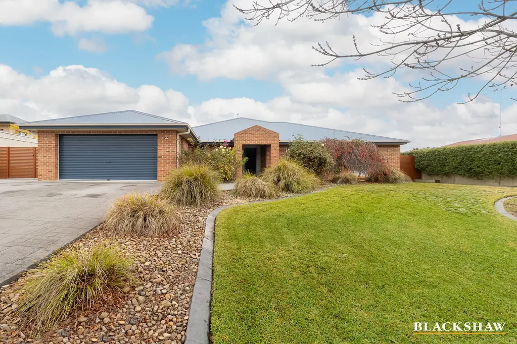 Bungendore 4房  Modern Family Living with Space & Style