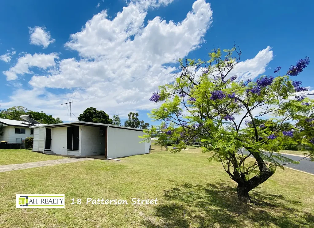 NICLEY RENOVATED 3 BEDROOM HOME WITH MODERN KITCHEN & TIMBER FLOORS! FURNISHED