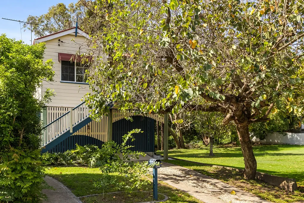 34 Mclean Parade, Ashgrove, QLD 4060
