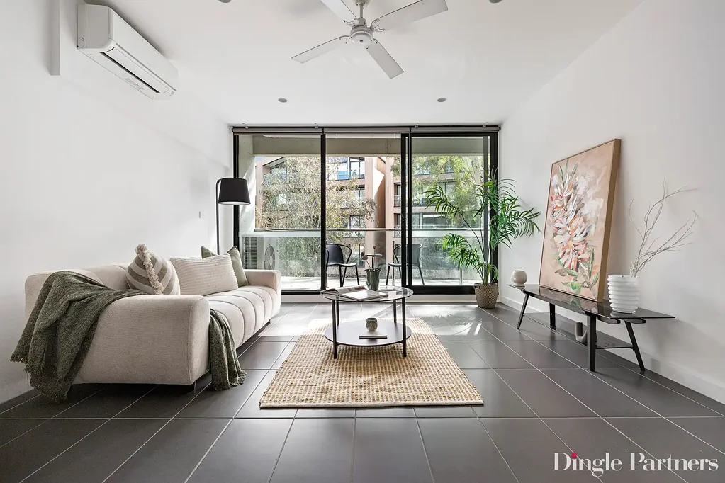 West Footscray 2 Bedroom Modern, Oversized with great a outlook
