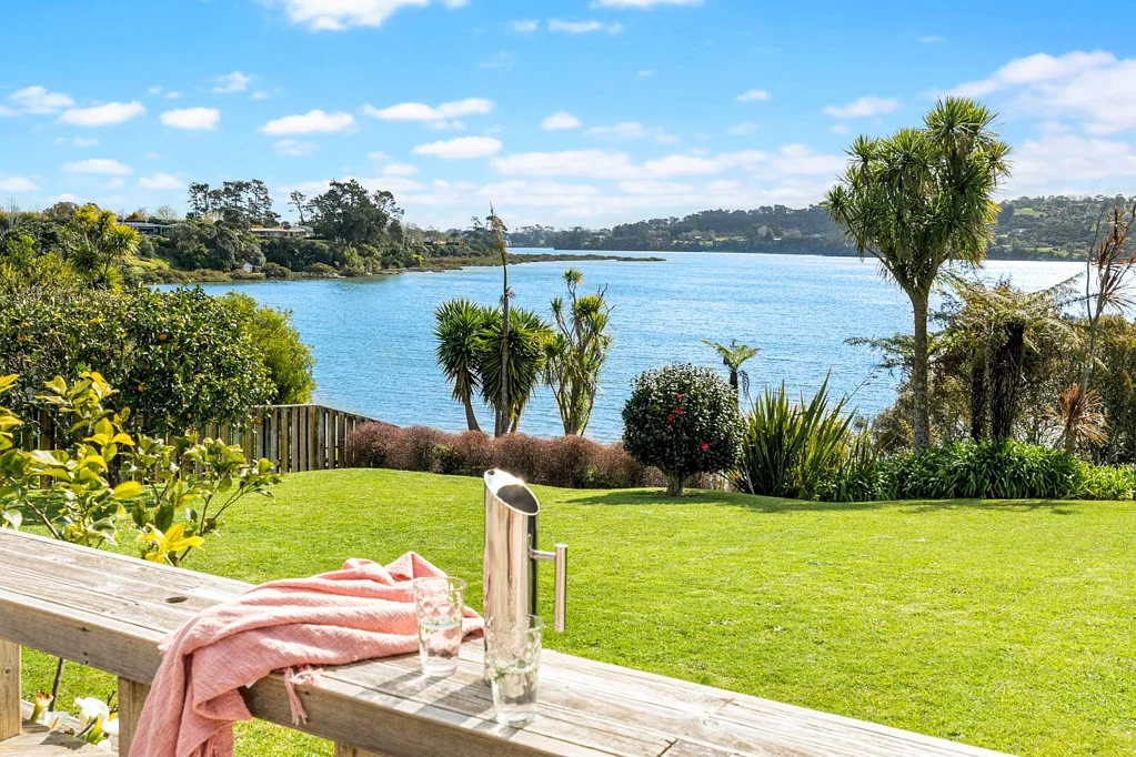 Whenuapai 5房  Coastal Living with Sunsets and Jetty