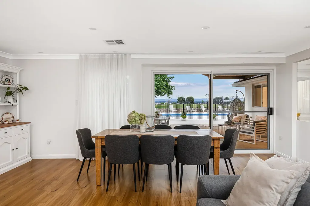 Mount Vernon 4chambre Unparalleled views with DA Approved Plans to Extend!