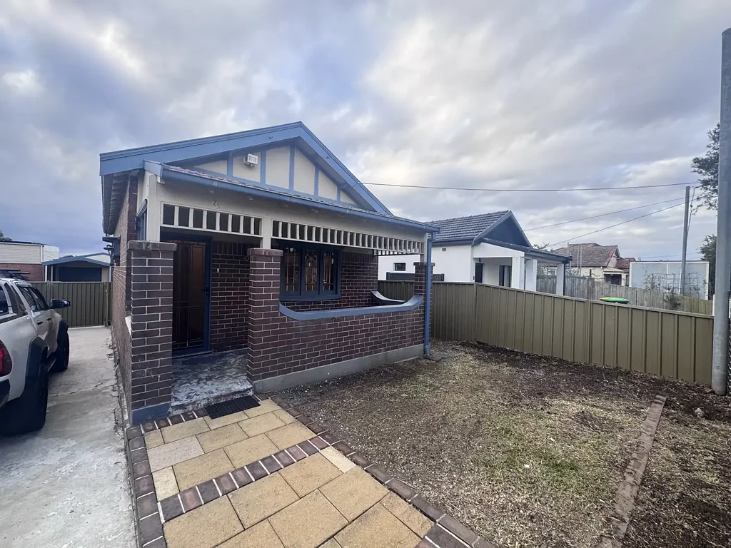 Family Home Close to All
