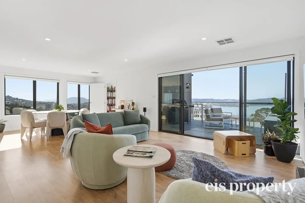 Dynnyrne 6房  Exceptional Home with Flexible Living and Stunning Panoramic Views